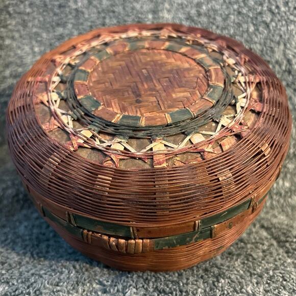 Original Chinese Tea Basket Circa Early 1900s - Picture 2 of 10